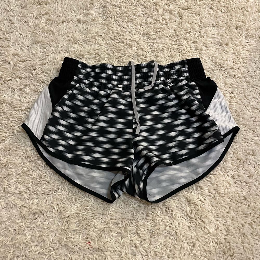 nike dri fit athletic tempo shorts size M